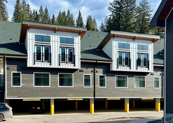 Mountain View Luxury Condo At Banff Entrance