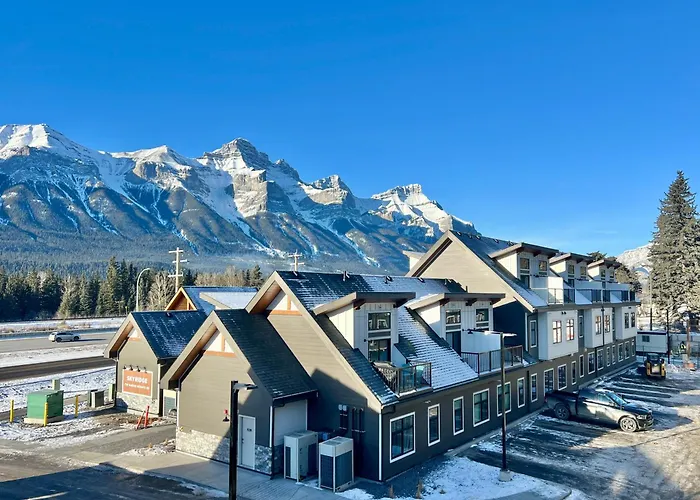 Mountain View Luxury Condo At Banff Entrance